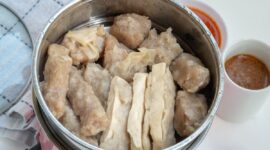 Simak cara membedakan siomay dari ikan tenggiri dengan siomay dari ikan sapu-sapu menurut chef. ( shutterstock/wistiaman)