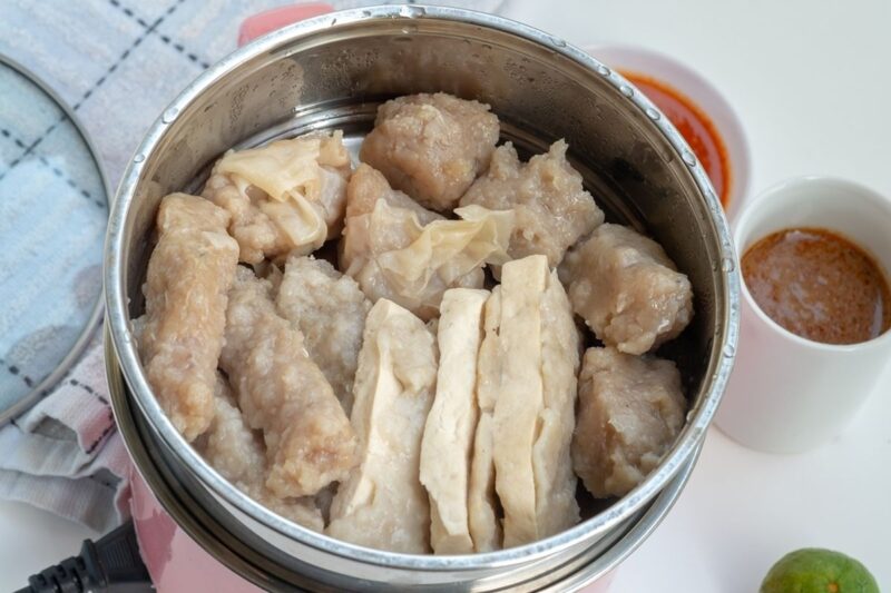 Simak cara membedakan siomay dari ikan tenggiri dengan siomay dari ikan sapu-sapu menurut chef. ( shutterstock/wistiaman)