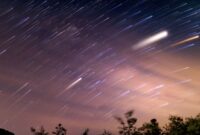 Ilustrasi hujan meteor. Puncak hujan meteor Lyrid 2026.(Foto: Kompas.com)