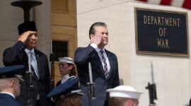 Menteri Pertahanan Amerika Serikat Pete Hegseth menerima kunjungan Menteri Pertahanan Indonesia Sjafrie Sjamsoeddin pada Senin (13/4/2026). (US Department of War)