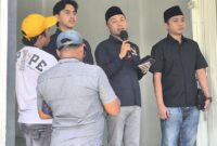 Ketua DPD Nasdem Pamekasan, Jawa Timur, Mustafa Afif menyampaikan poin -poin isu kepada para kadernya, Rabu (15/4/2026)(KOMPAS.COM/Fathor Rahman)