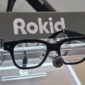 Tampilan kacamata AI Rokid AI Glasses yang debut di pasar Indonesia dalam peluncurannya di Jakarta, Senin (27/4/2026). (ANTARA/Livia Kristianti)