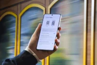 Samsung Galaxy S26 Ultra hadir dengan Privacy Display untuk melindungi layar dari intipan di ruang publik, didukung riset perilaku pengguna.