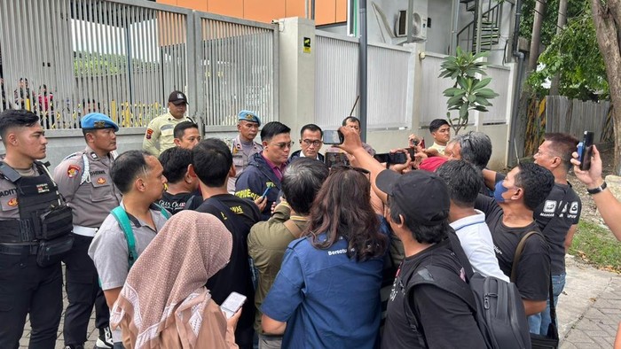 Bareskrim Polri menggeledah tiga perusahaan terkait dugaan pencucian uang hasil tambang ilegal. (dok.istimewa)