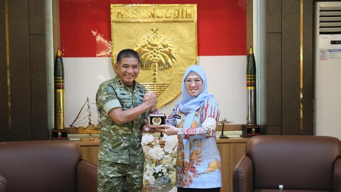 Foto: Bupati Gowa Husniah Talenrang saat bertemu dengan Pangdam Hasanuddin Mayjen Bangun Nawoko. Dokumen Istimewa