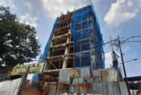 Foto: Empat pekerja tewas dalam glonteng atau tanki penampungan air proyek bangunan di Jagakarsa, Jaksel. Polisi mengusut dugaan kelalaian kecelakaan kerja itu. (ANTARA/Luthfia MP)