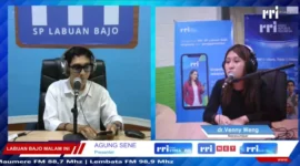 Dialog Zona Edukasi - Waspada Campak di RRI Labuan Bajo bersama dr. Fenny Weng (Foto: RRI Labuan Bajo)