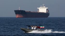 Ilustrasi kondisi Selat Hormuz dijaga oleh pasukan Iran. (BBC World)