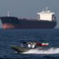 Ilustrasi kondisi Selat Hormuz dijaga oleh pasukan Iran. (BBC World)
