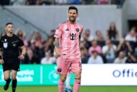 Lionel Messi saat bertanding menghadapi New England Revolution. Foto: Getty Images/Carmen Mandato