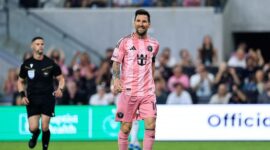 Lionel Messi saat bertanding menghadapi New England Revolution. Foto: Getty Images/Carmen Mandato
