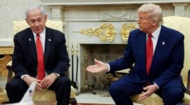 Foto: Trump dan Netanyahu (REUTERS/Kevin Mohatt/File Photo Purchase Licensing Rights).