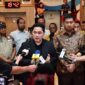 Menteri Pemuda dan Olahraga Republik Indonesia (Menpora RI) Erick Thohir menerima Menteri Perumahan dan Kawasan Permukiman (PKP), Pak Maruarar Sirait, di kantor Kemenpora, Kamis (16/4) sore.(foto:bagus/kemenpora.go.id)