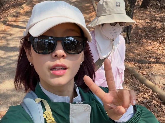Park Shin Hye mengumumkan kehamilan anak keduanya. Foto: dok. Instagram @ssinz7