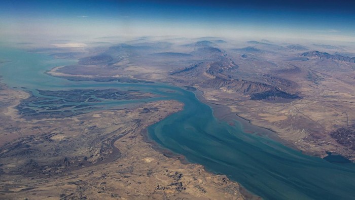 Potret Selat Hormuz, Titik Rawan Jalur Minyak Dunia (Foto: REUTERS/Nicolas Economou)