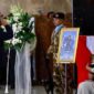 Presiden Prabowo memberikan penghormatan terakhir kepada prajurit TNI yang gugur di Lebanon (Foto: Dok. Instagram Prabowo)