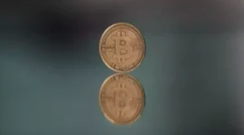 ilustrasi Bitcoin (BTC) (Sumber: AP/ Petr David Josek)