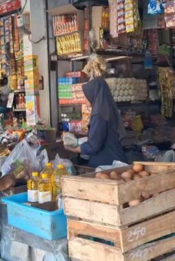 Rupiah Tembus Rp17.500 per Dollar AS, Kelas Menengah Bawah Mulai Terjepit Harga Pangan dan Biaya Hidup
