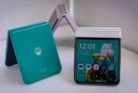 Motorola meghadirkan ponsel lipat yang lebih variatif untuk bersaing dengan Samsung dan Google. (foto: Motorola)