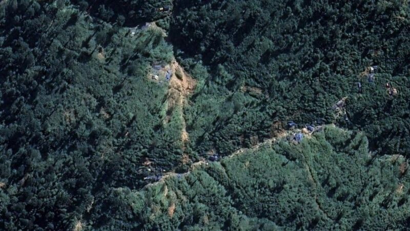 Foto: Penampakan Gunung Emas Pinggir Jakarta yang Hancur via Gmaps
