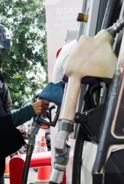 Harga Pertamax Naik Jadi Rp16.250 per Liter, Kelas Menengah Dinilai Paling Terbebani